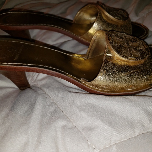 Authentic Tory Burch metallic Gold sandals - Picture 2 of 7